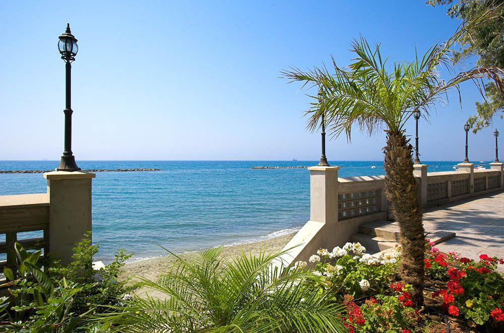 Aquarius Beach Hotel Limassol Exterior photo