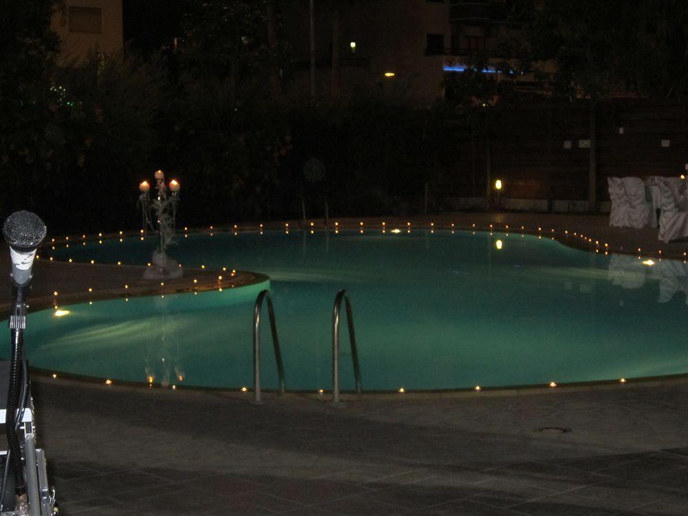 Aquarius Beach Hotel Limassol Exterior photo