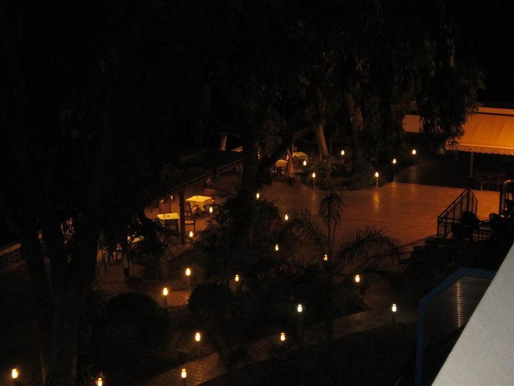Aquarius Beach Hotel Limassol Exterior photo