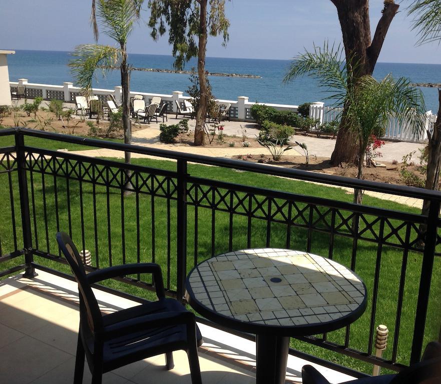 Aquarius Beach Hotel Limassol Room photo